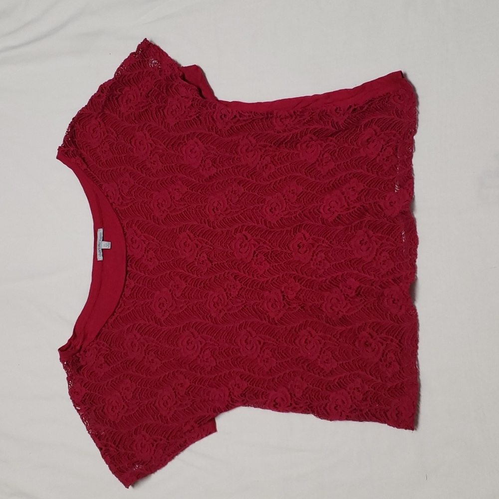 Charlotte Russe XL red top with flower design